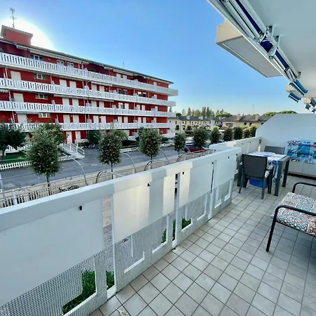Bright By The With A Lovely Balcony Apartmán *